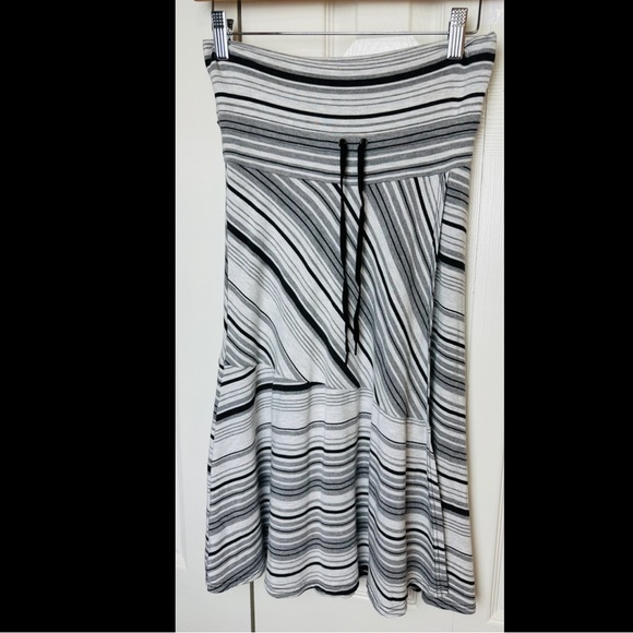 ATHLETA Shadow Striped Faux Wrap Skirt Black Heather Gray PullOn Knit Drawstring - Picture 6 of 13